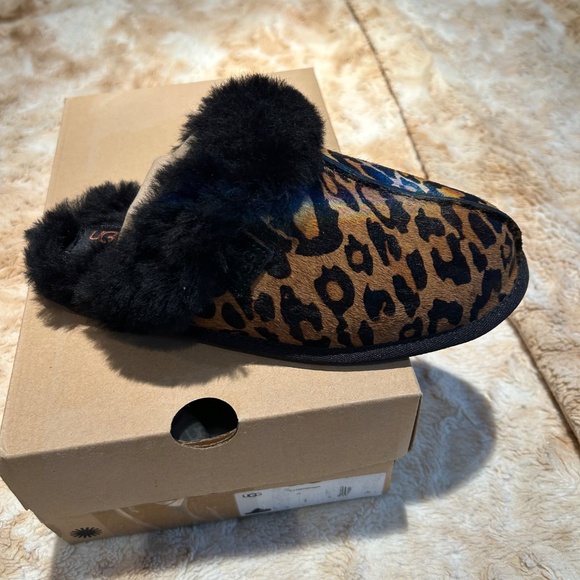New Ugg leopard slippers 7 - Picture 2 of 6